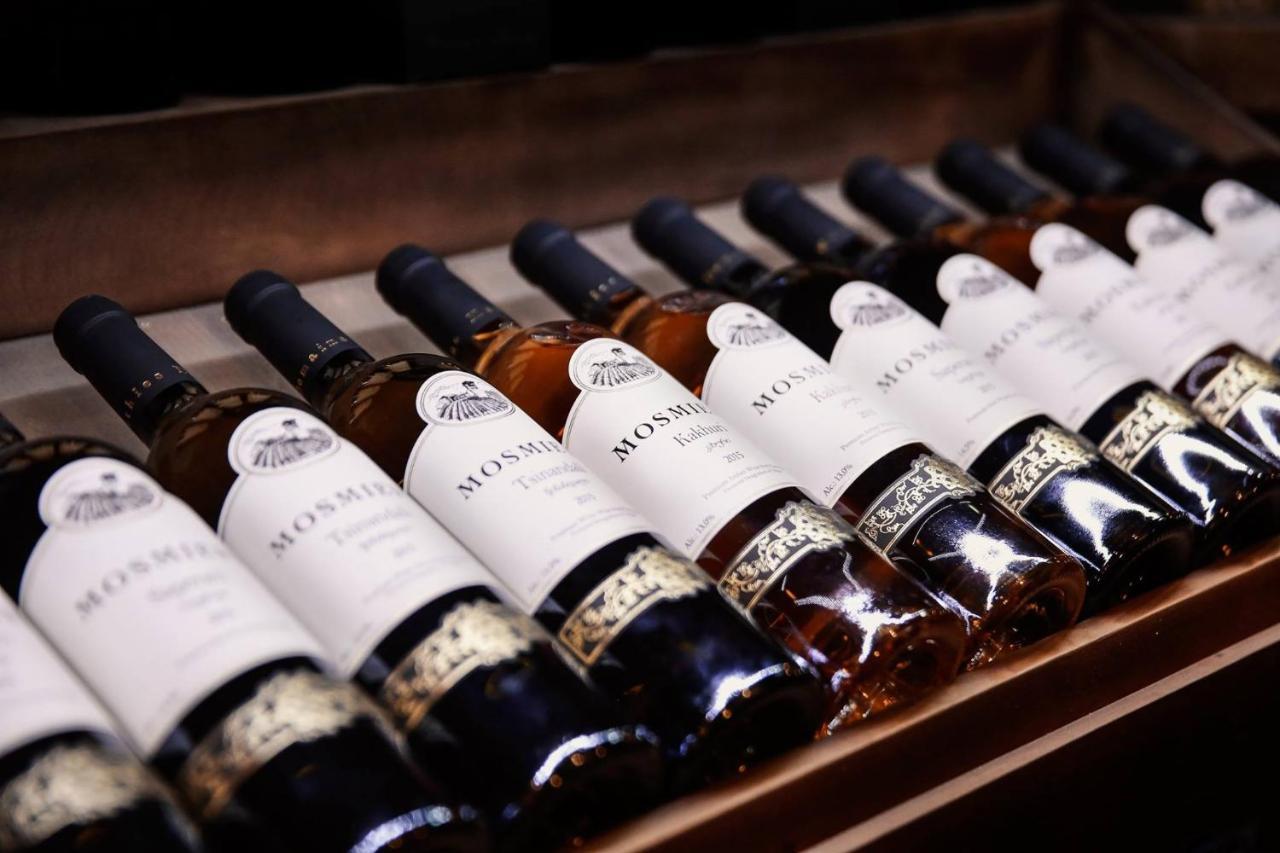 Chateau Mosmieri Hotel & Winery เทลาวี ภายนอก รูปภาพ